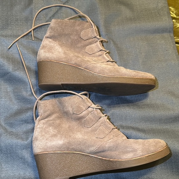 Lucky Brand suede booties - Picture 4 of 8